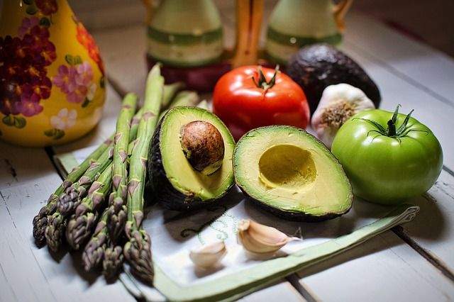 Avocado, Fuller’s Earth, & Coconut : Ultimate Saviours of Health & Skin Tone