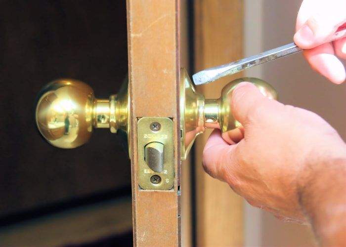 Top Signs That Your Door Needs to be Replaced