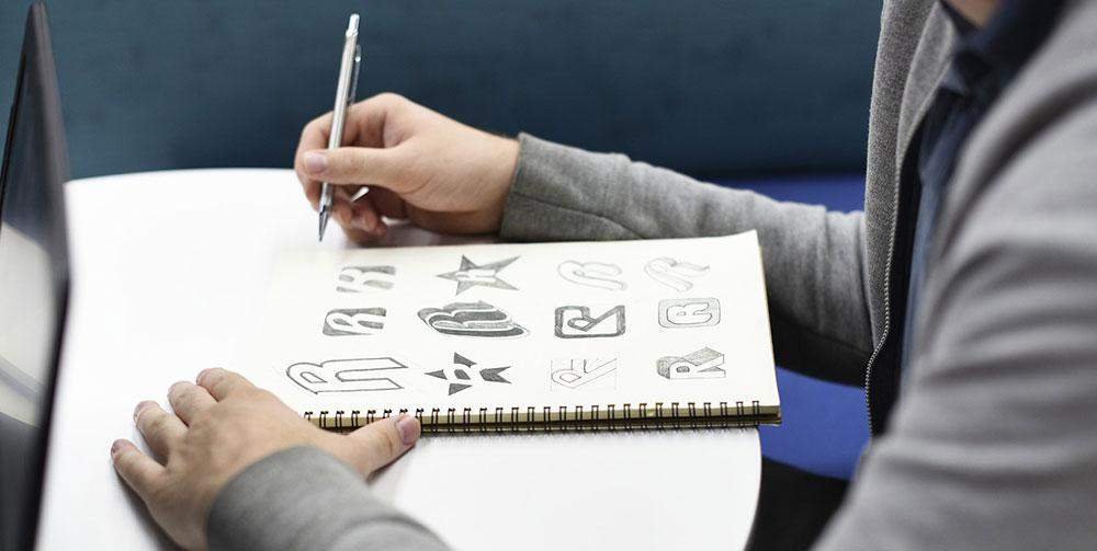 Find Top 7 Steps to Become a Good Logo Designer