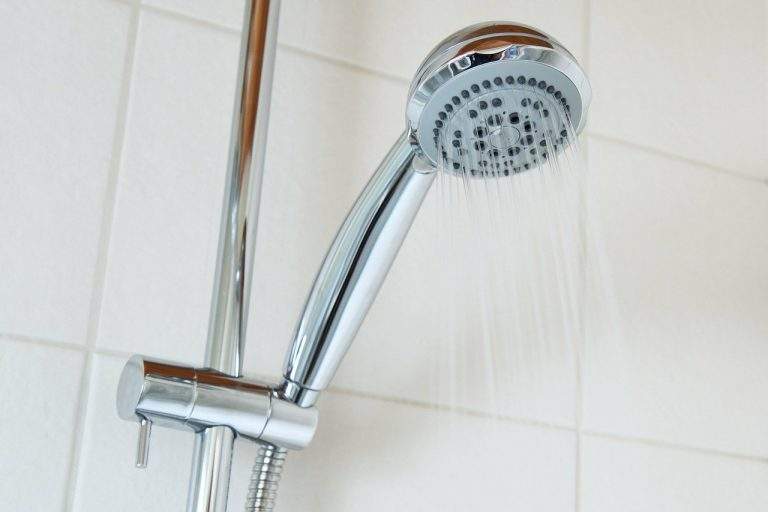 6 Factors to Consider When Buying a Shower