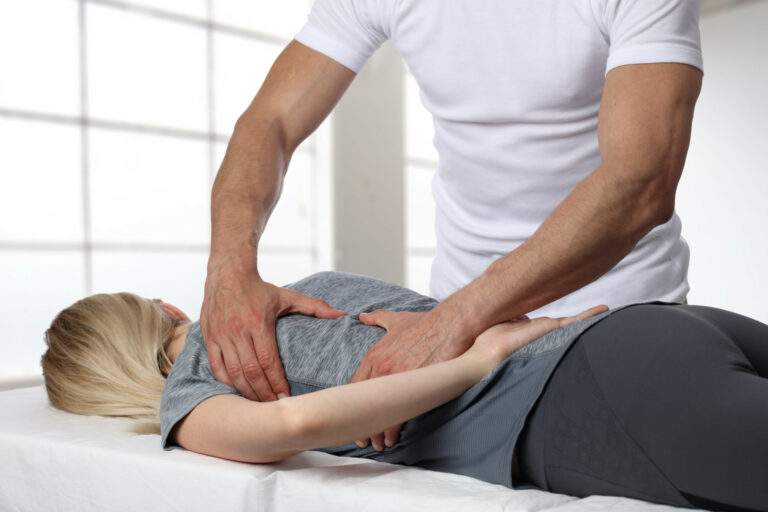 Best Chiropractors Near Me: How To Choose the Right One for You