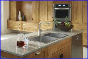 From Traditional to Trendy: A look at Kitchen Sink Splashback Options